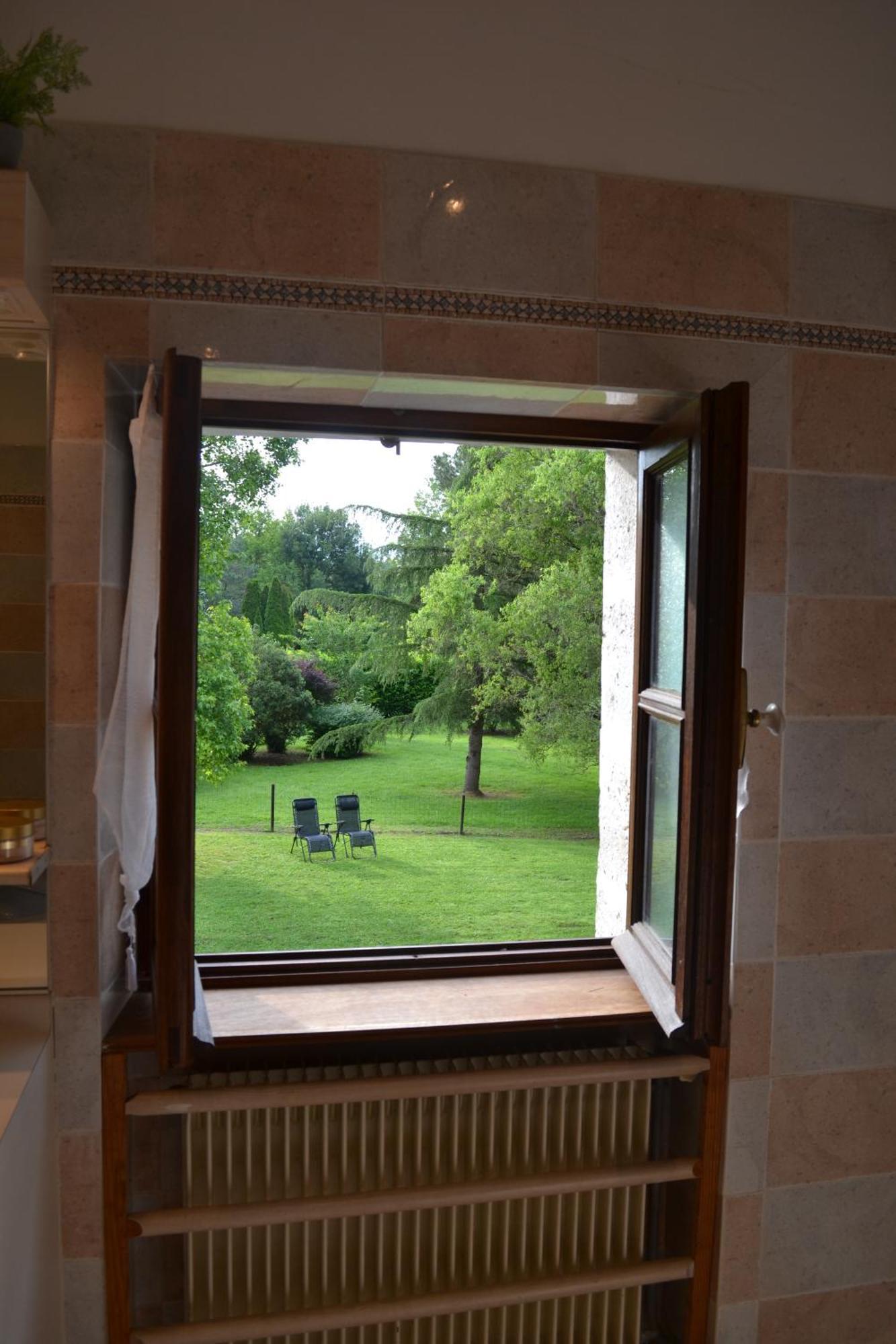 Les Bruyeres B&B 2 Montbron Eksteriør bilde