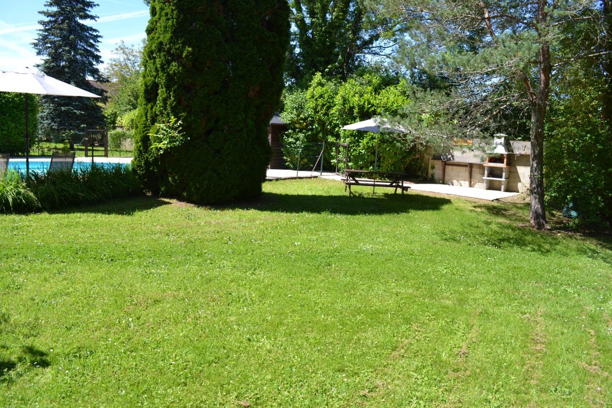 Les Bruyeres B&B 2 Montbron Eksteriør bilde